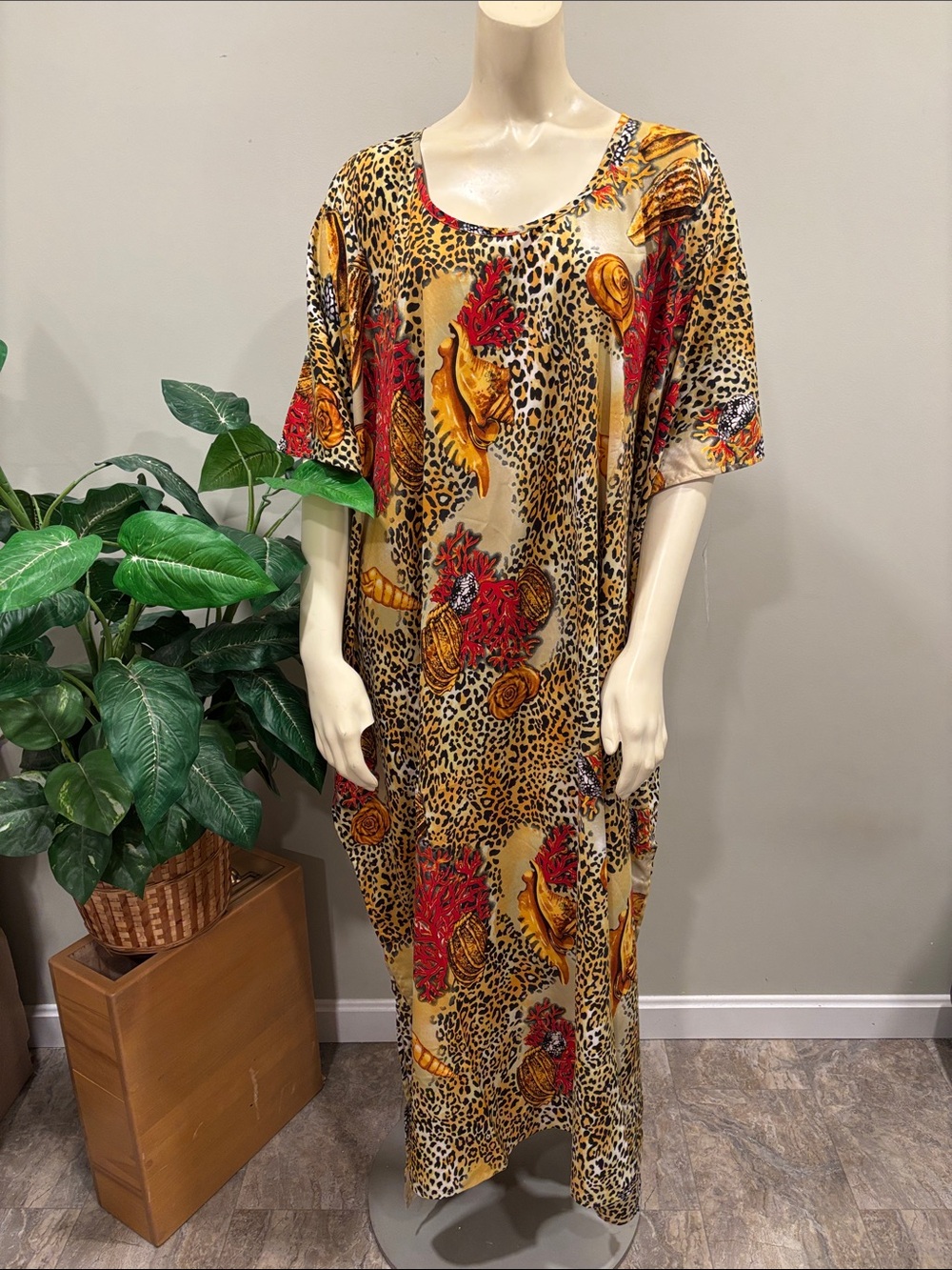 Antthony Original Leopard Print Seashell Caftan Dress with Gold/ Red Accents NWT